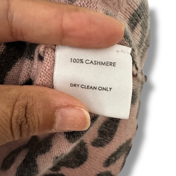 White+Warren Essentials Leopard Print Cashmere Crewneck Sweater Boho Size Small - Picture 9 of 10